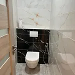 Laura Luxury