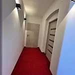 Laura Luxury * Яхимов