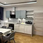 Laura Luxury Апартаменты