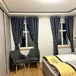Апартаменты Laura Luxury *