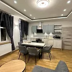 Laura Luxury * Яхимов