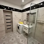 Laura Luxury