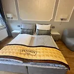 Laura Luxury * Яхимов