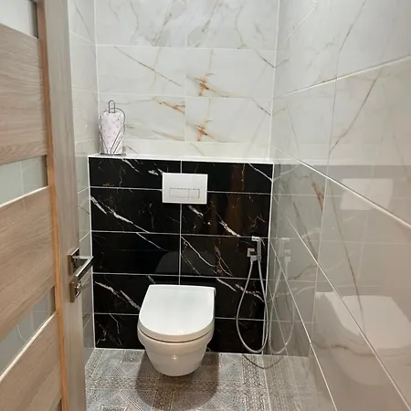 Laura Luxury