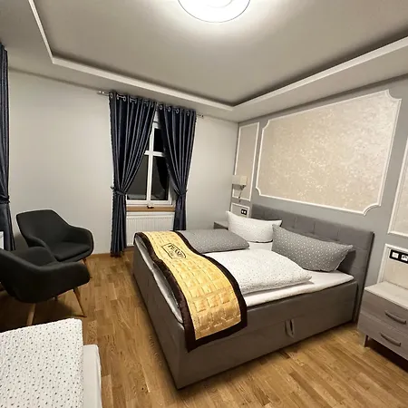 Laura Luxury * Jachymov