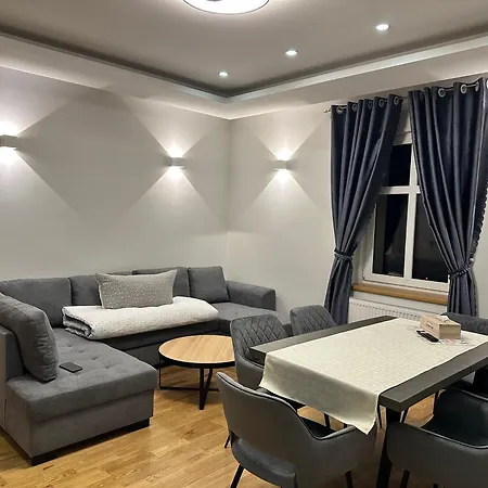 Laura Luxury Apartment *