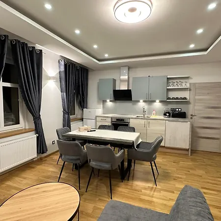 Laura Luxury * 야히모프
