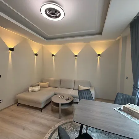 Laura Luxury