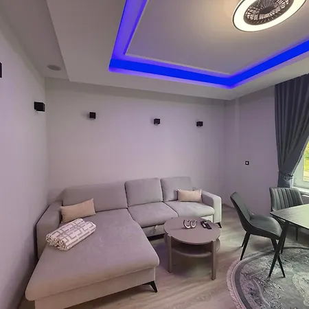 Laura Luxury Apartment *