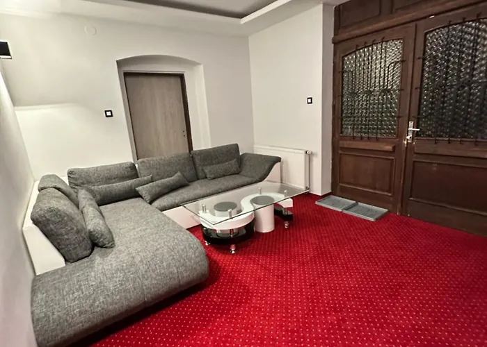 Laura Luxury