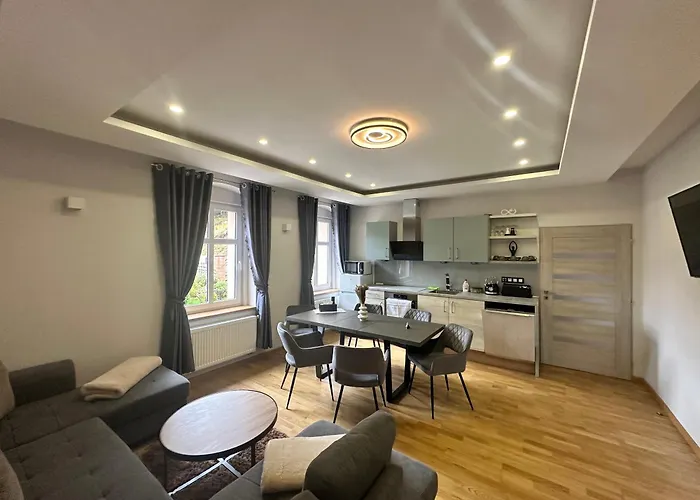 Laura Luxury
